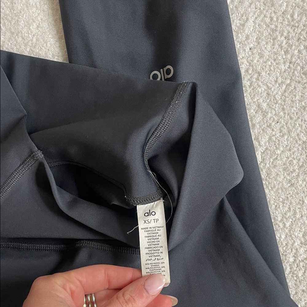 alo airlift High-Waist Black/gray Leggings - Picture 2 of 2